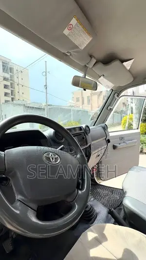 Toyota Land Cruiser 2020 White