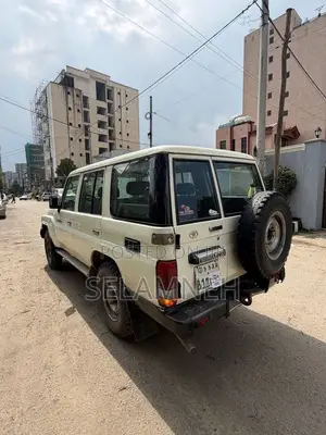Toyota Land Cruiser 2020 White