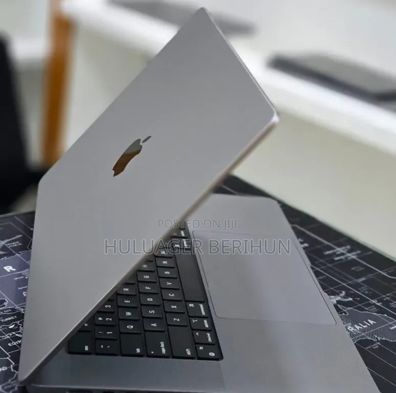 New Laptop Apple MacBook Pro 2021 M1 Max 32GB Apple M1 Pro SSD 1T