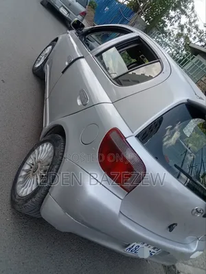 Toyota Vitz 2001 Silver