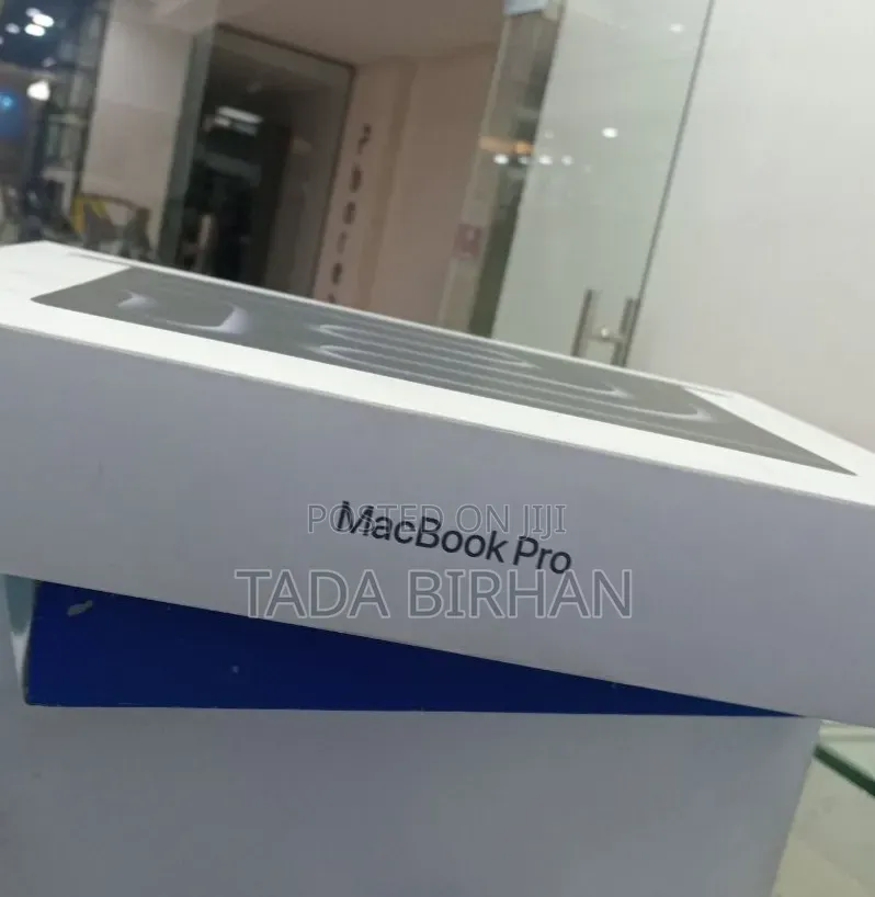 New Laptop Apple MacBook Pro 2026 M5 Max 32GB Apple M5 Max SSD 2T