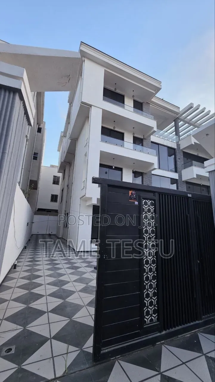 Furnished 8bdrm House in ኃይሌ, Nifas Silk-Lafto for sale