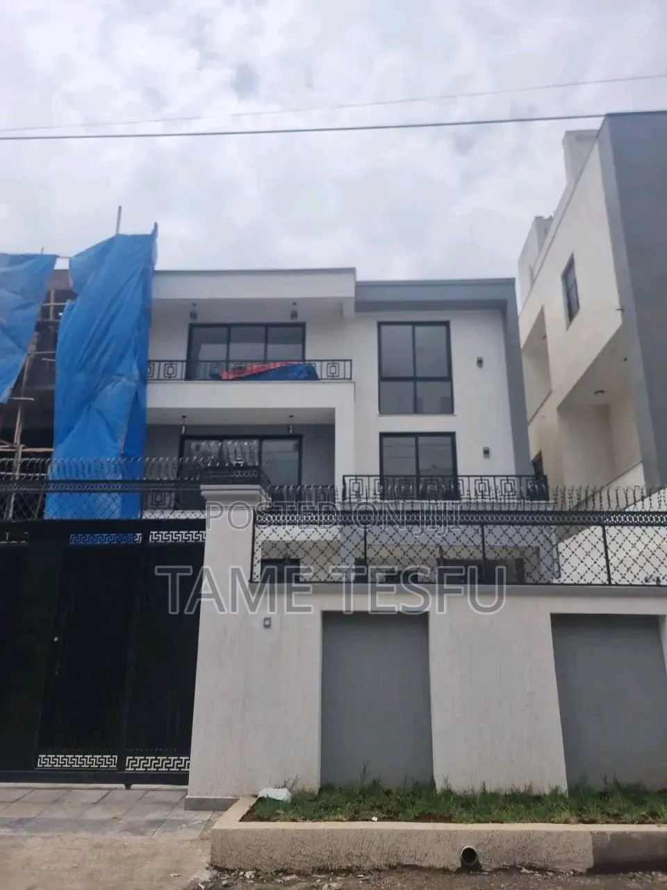 Furnished 8bdrm House in ሀያት, Bole for sale