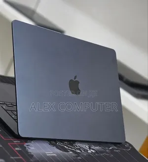 New Laptop Apple MacBook Pro 2024 M4 16GB Apple M4 SSD 256GB