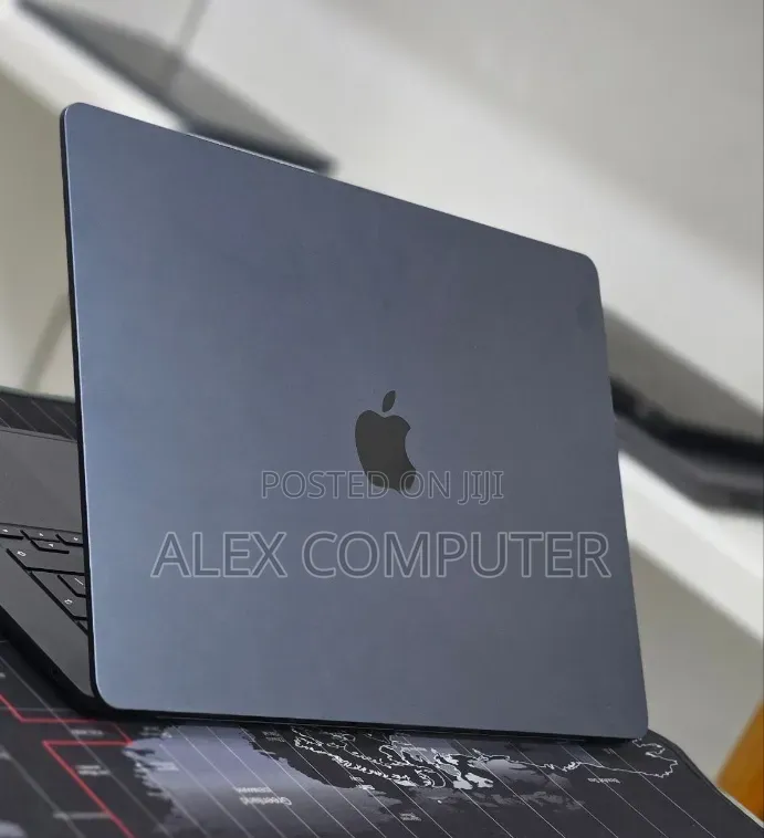 New Laptop Apple MacBook Pro 2024 M4 16GB Apple M4 SSD 256GB