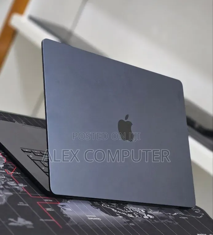 New Laptop Apple MacBook Pro 2024 M4 16GB Apple M4 SSD 256GB