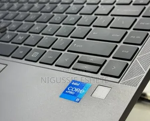 New Laptop HP ZBook Firefly G8 16GB Intel Core i5 SSD 512GB
