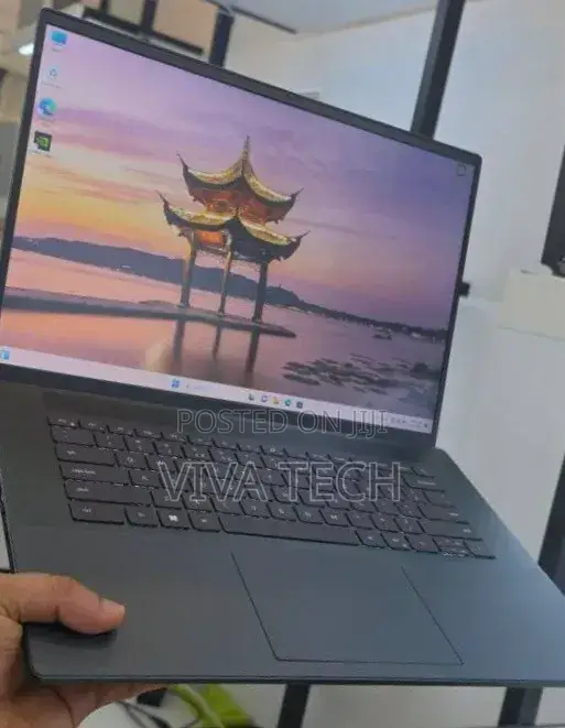 New Laptop Dell Inspiron 15 16GB Intel Core i7 SSD 512GB