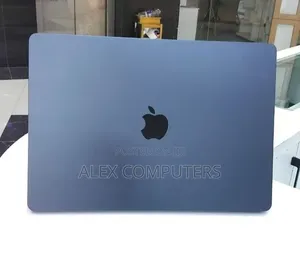 New Laptop Apple MacBook 16GB Apple M5 SSD 512GB