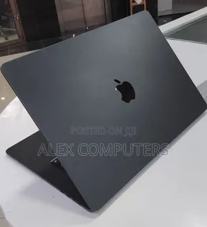 New Laptop Apple MacBook 16GB Apple M5 SSD 512GB