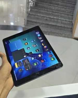 New Apple iPad 10.2 (2021) 64 GB Black