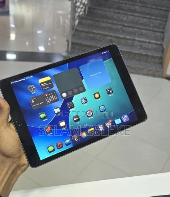 New Apple iPad 10.2 (2021) 64 GB Black