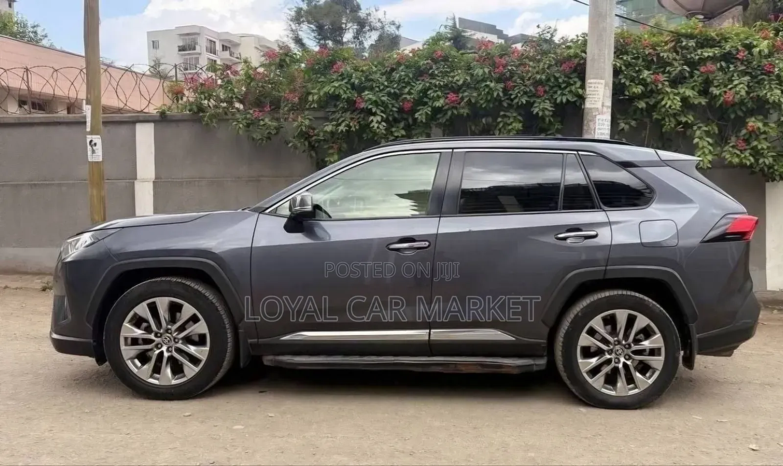 Toyota RAV4 2021 Gray