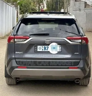 Toyota RAV4 2021 Gray