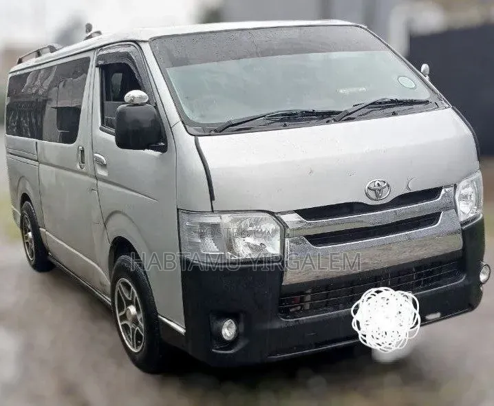 Toyota Grand HiAce 2002 Silver