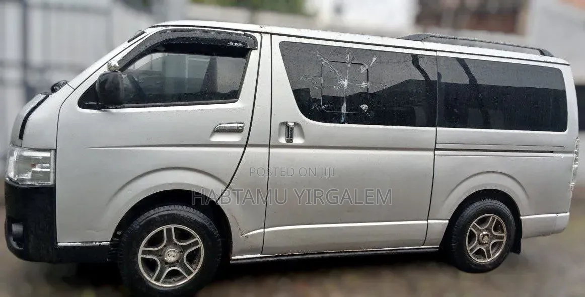 Toyota Grand HiAce 2002 Silver