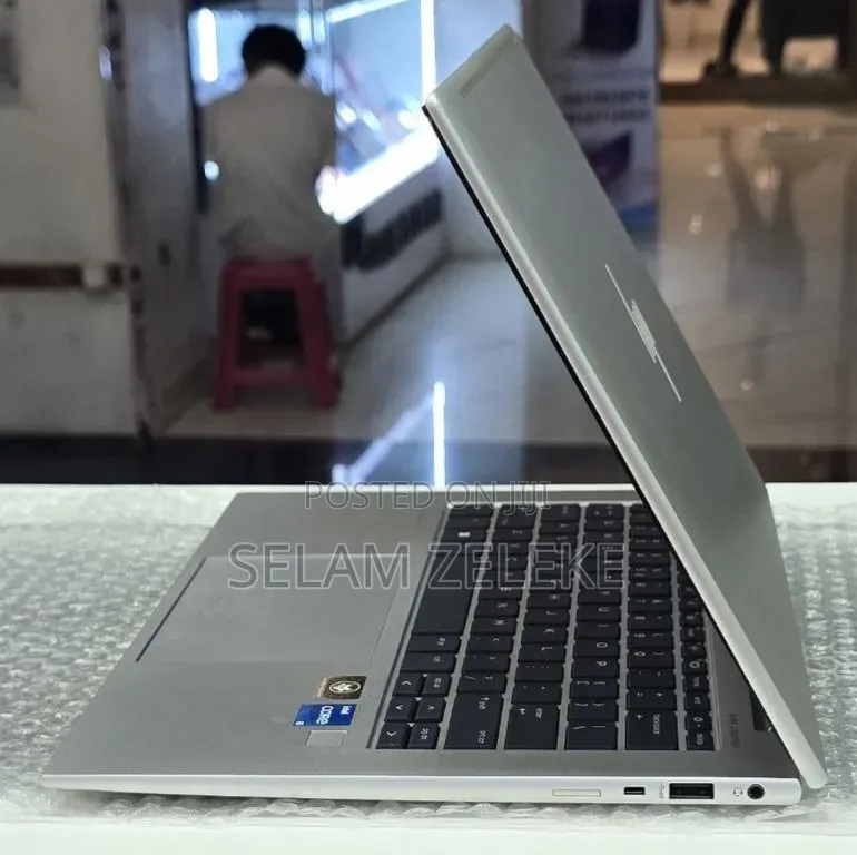 New Laptop HP EliteBook 840 G9 16GB Intel Core i5 SSD 512GB