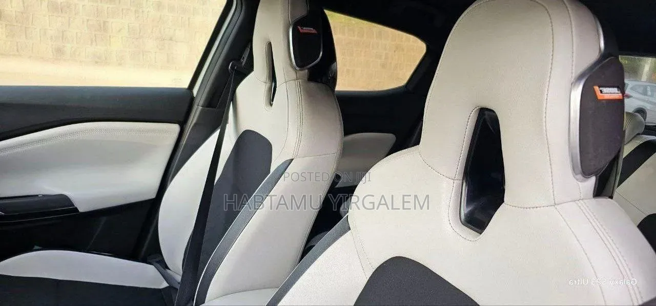 Nissan Juke 2021 White
