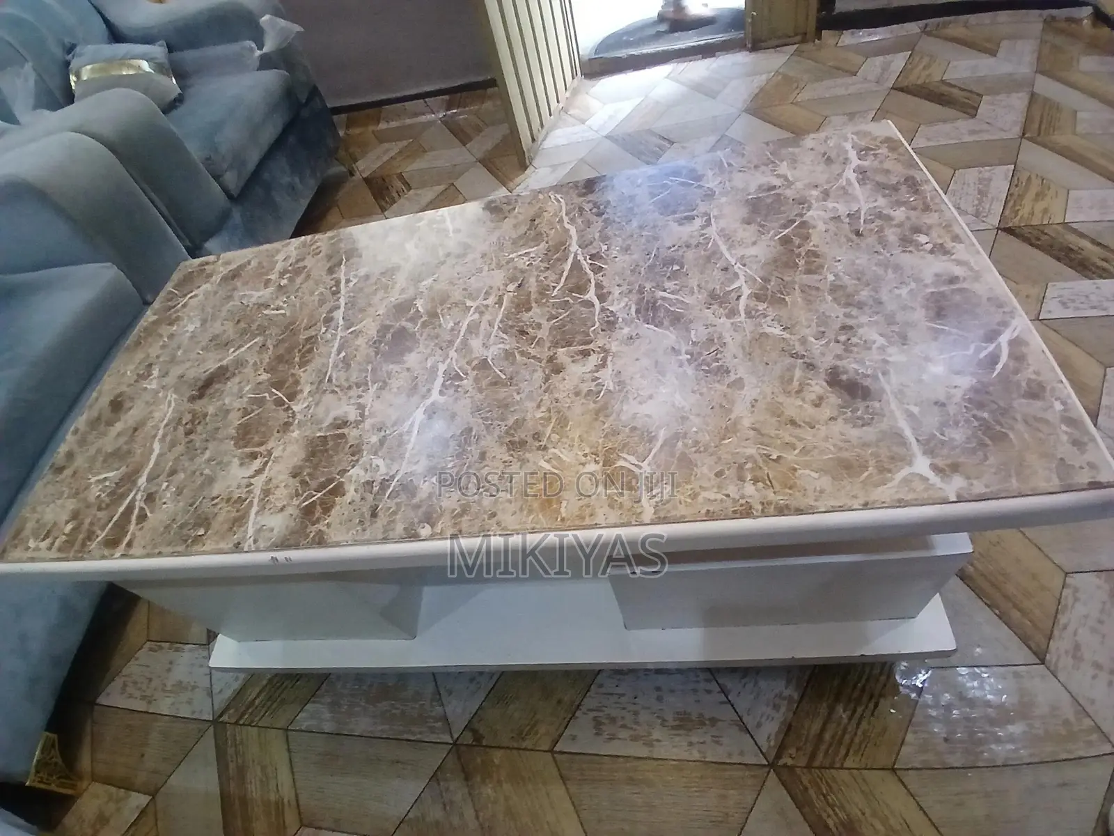 Laminated Sofa Table