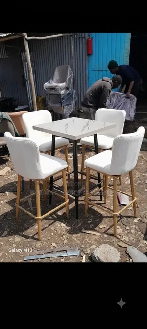 Quality Bar Chair Table