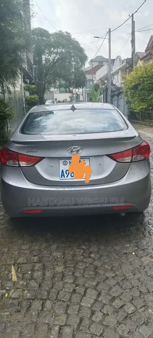 Hyundai Avante 2013 Silver