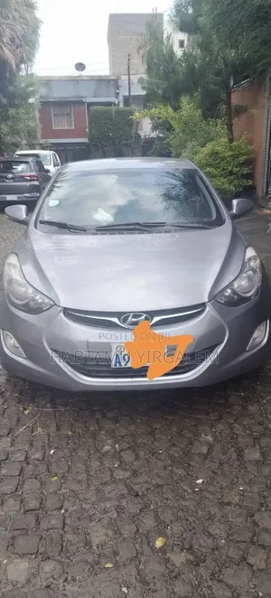 Hyundai Avante 2013 Silver