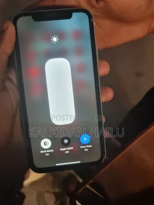 Apple iPhone XR 64 GB White