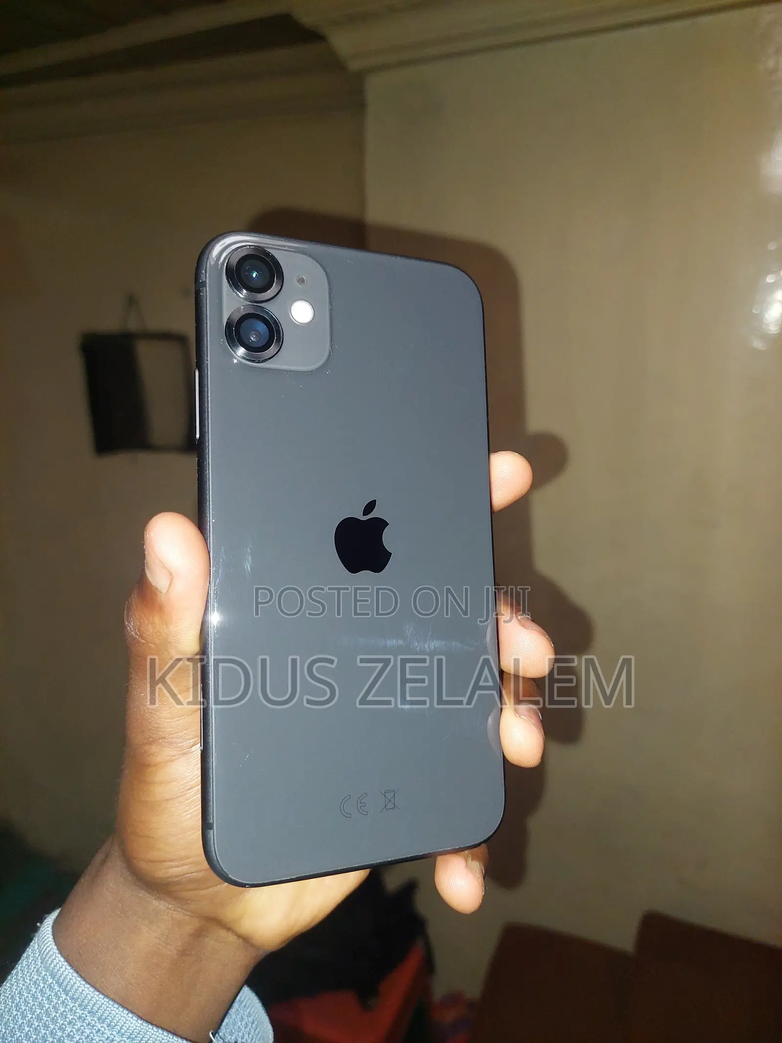 New Apple iPhone 11 64 GB Black