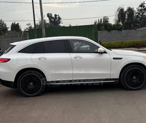 Mercedes-Benz EQC EQC400 4MATIC 2022 White
