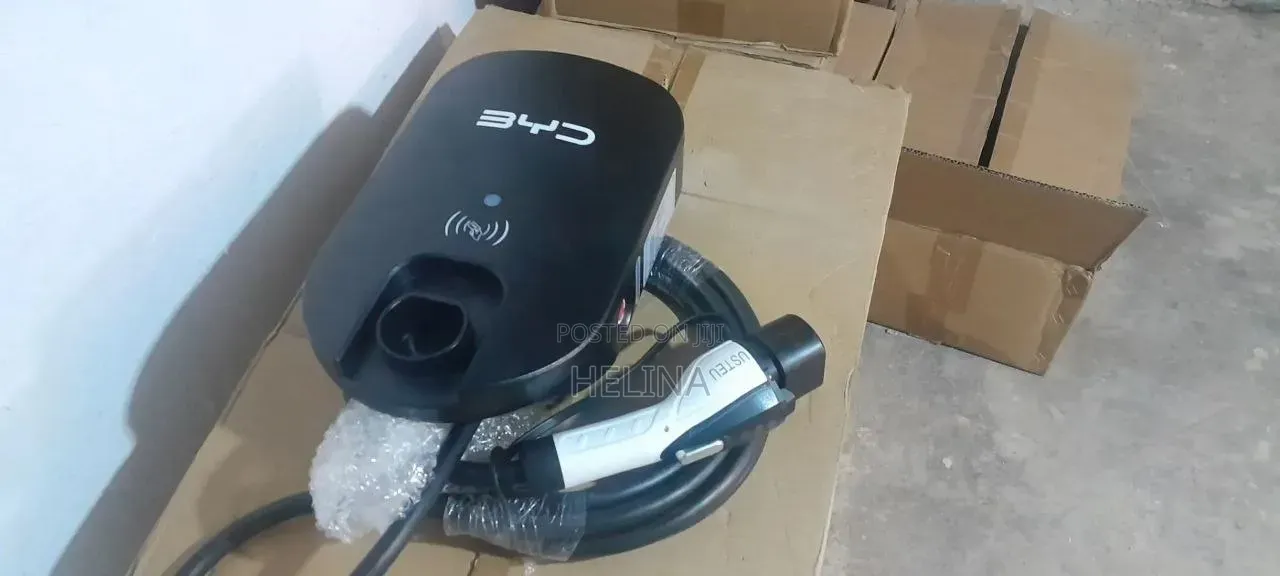 BYD 7kW Wall-Mounted AC EV Charger 32A Capacity RFID Card-Swipe Area