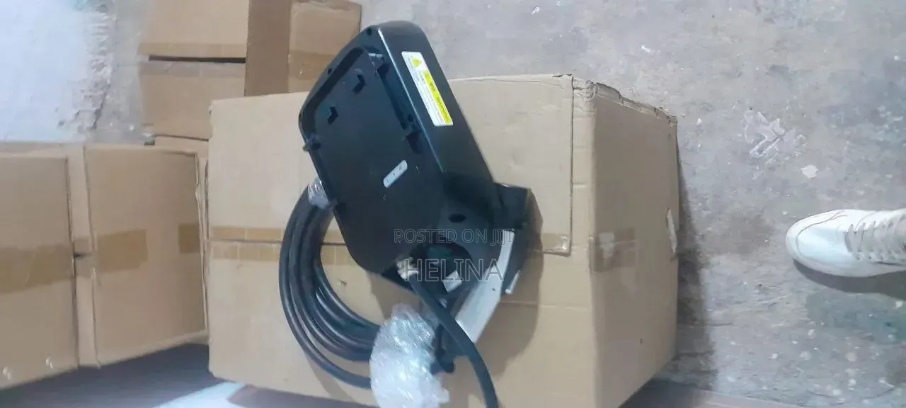BYD 7kW Wall-Mounted AC EV Charger 32A Capacity RFID Card-Swipe Area