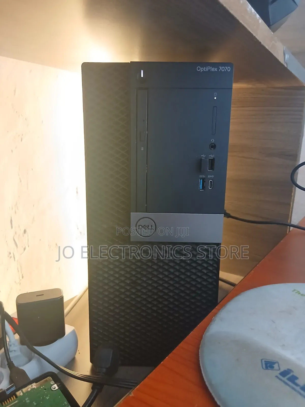 Desktop Computer Dell Optiplex 7070 12GB Intel Core i7 HDD 1T