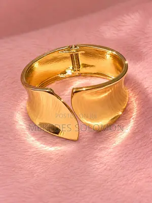 Elegant Gold Statement Cuff Bracele