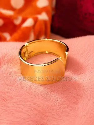 Elegant Gold Statement Cuff Bracele