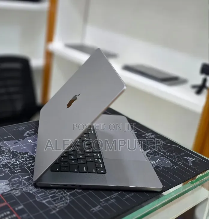 New Laptop Apple MacBook Pro 2021 M1 Max 32GB Apple M1 Max SSD 512GB