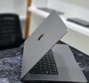 New Laptop Apple MacBook Pro 2021 M1 32GB Intel Core i7 SSD 512GB
