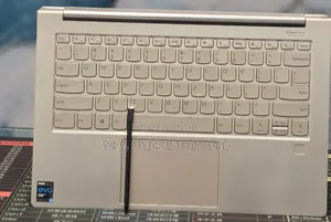 New Laptop Lenovo Yoga 330 16GB Intel Core i7 SSD 512GB