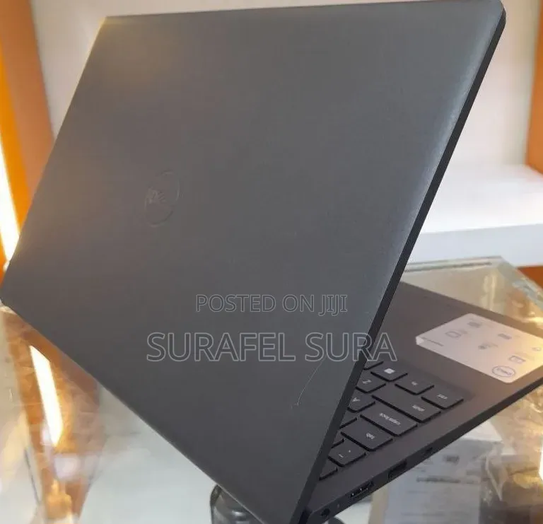 New Laptop Dell Inspiron 15 3530 16GB Intel Core i5 SSD 512GB