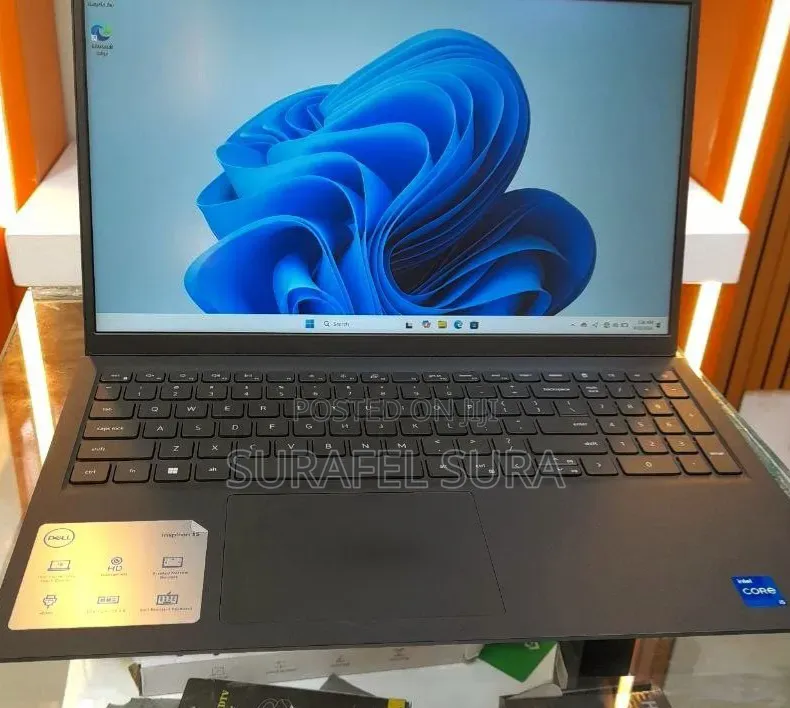 New Laptop Dell Inspiron 15 3530 16GB Intel Core i5 SSD 512GB