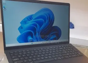 New Laptop Dell Inspiron 15 3530 16GB Intel Core i5 SSD 512GB
