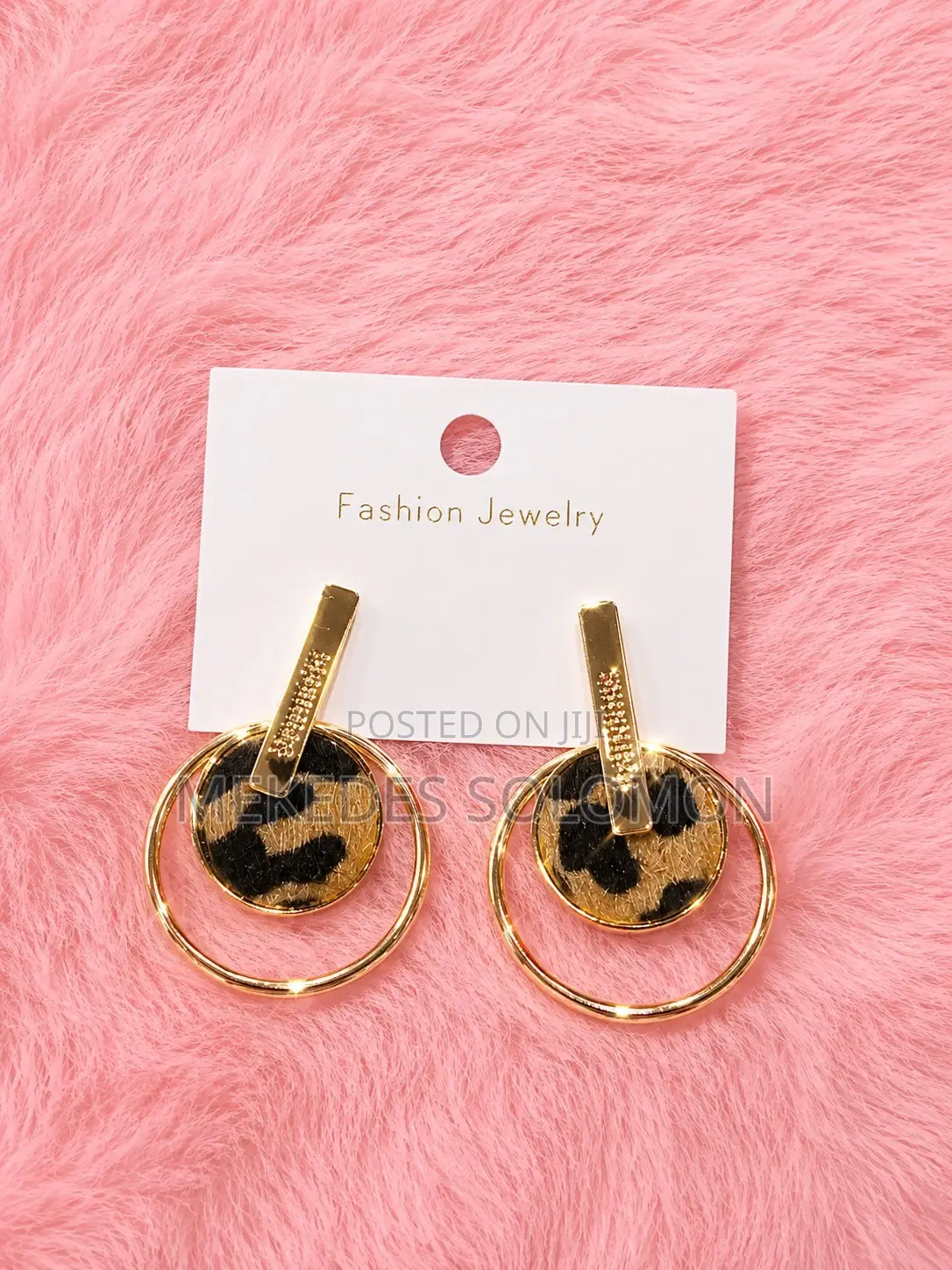 Elegant Gold Statement Hoop Earrings – Fashion Jewelry