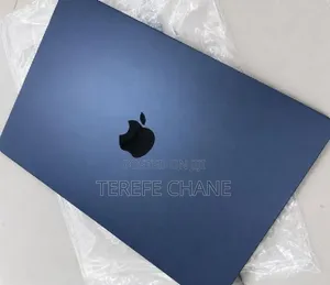 New Laptop Apple MacBook Air 2022 M2 8GB Apple M2 SSD 256GB
