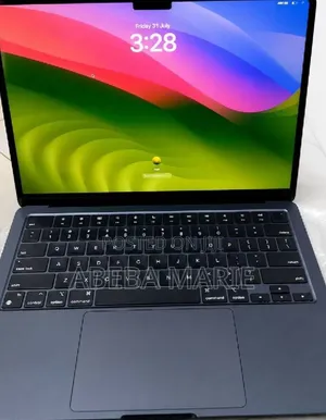 New Laptop Apple MacBook Air 2022 M2 8GB Apple M2 SSD 256GB