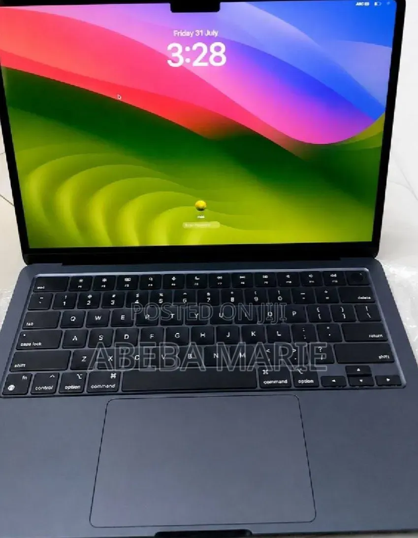 New Laptop Apple MacBook Air 2022 M2 8GB Apple M2 SSD 256GB