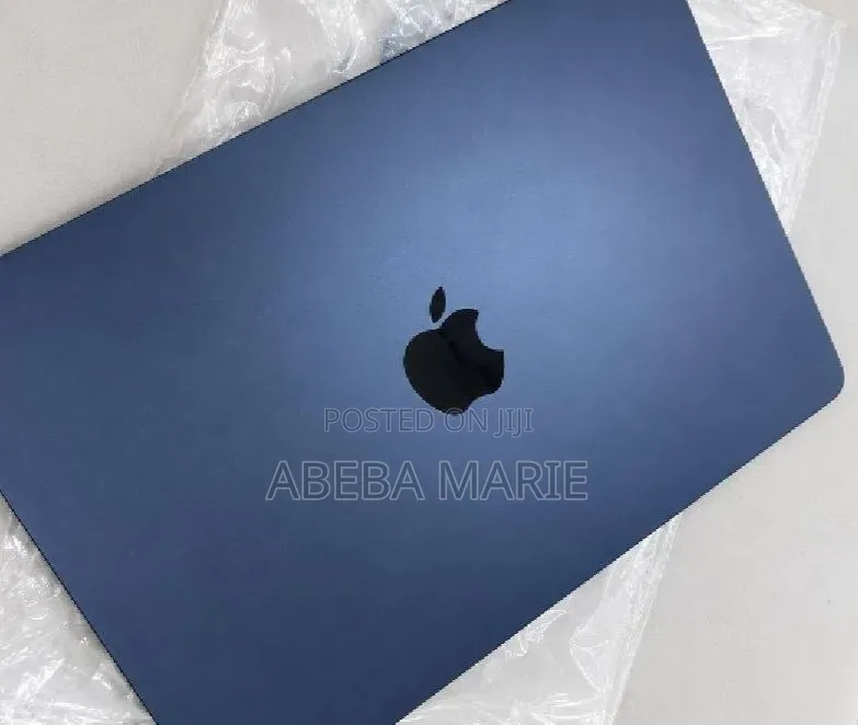 New Laptop Apple MacBook Air 2022 M2 8GB Apple M2 SSD 256GB