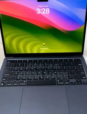 New Laptop Apple MacBook Air 2022 M2 8GB Apple M2 SSD 256GB