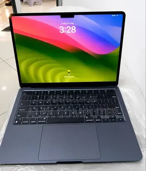 New Laptop Apple MacBook Air 2022 M2 8GB Apple M2 SSD 256GB