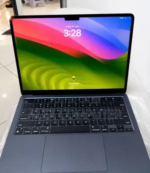 New Laptop Apple MacBook Air 2022 M2 8GB Apple M2 SSD 256GB