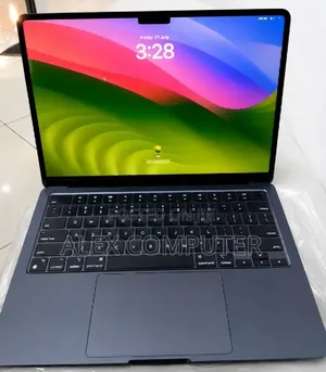 New Laptop Apple MacBook Air 2022 M2 8GB Apple M2 SSD 256GB