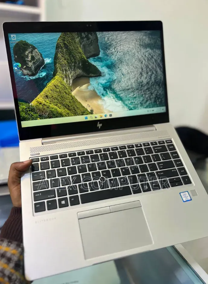 New Laptop HP EliteBook 840 G5 16GB Intel Core i5 SSD 512GB